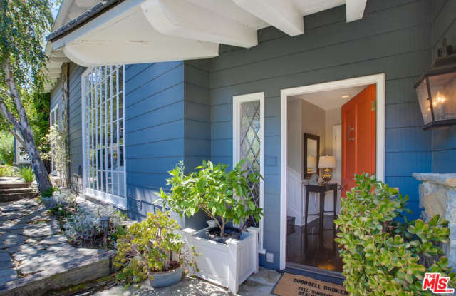3131 TORREYSON Place Gallery 3