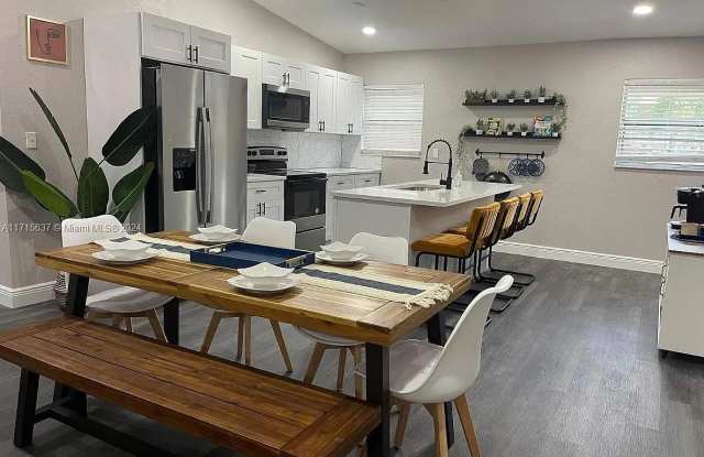 2238 Liberty Street - 2238 Liberty Street, Hollywood, FL 33020