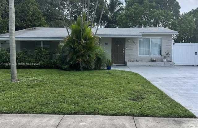 6180 SW 42nd Ct photos photos