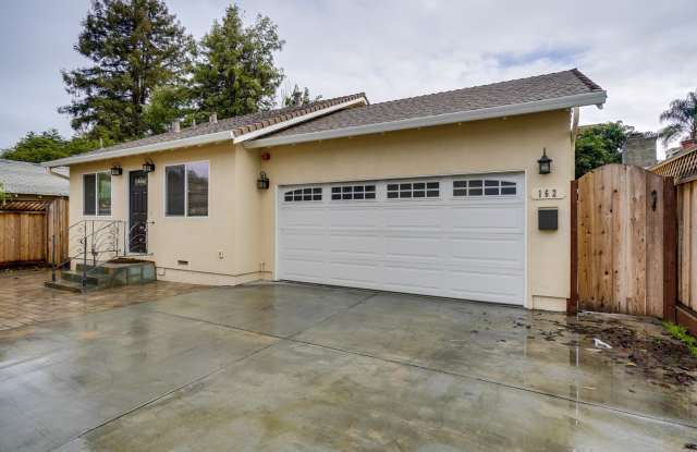 Beautiful 2 Bed/1 Bath Home only Blocks From Downtown Sunnyvale - 162 Charles Street, Sunnyvale, CA 94086