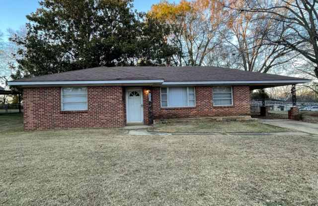 New Listing! 3551 Cottonwood Drive Montgomery, AL 36109-3601 photos photos