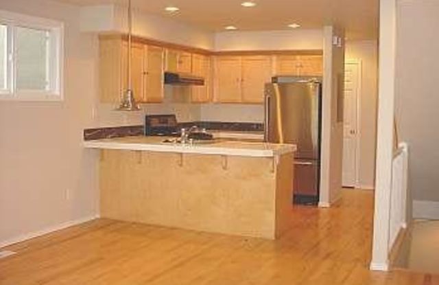 5626 University Way NE - B - 5626 University Way Northeast, Seattle, WA 98105