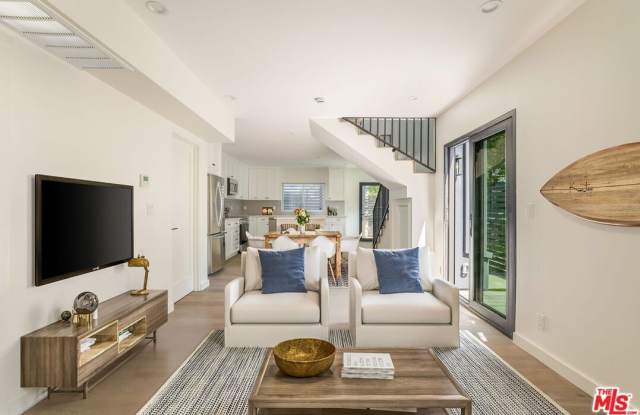 535 Beloit Ave photos photos