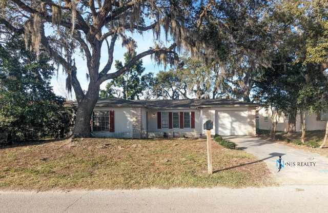 LARGE 3/2 1460 sq ft home with an open floorplan, indoor laundry and more!! photos photos