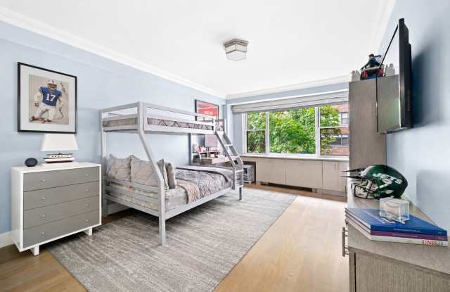 340 East 64th Street 3N Gallery 4