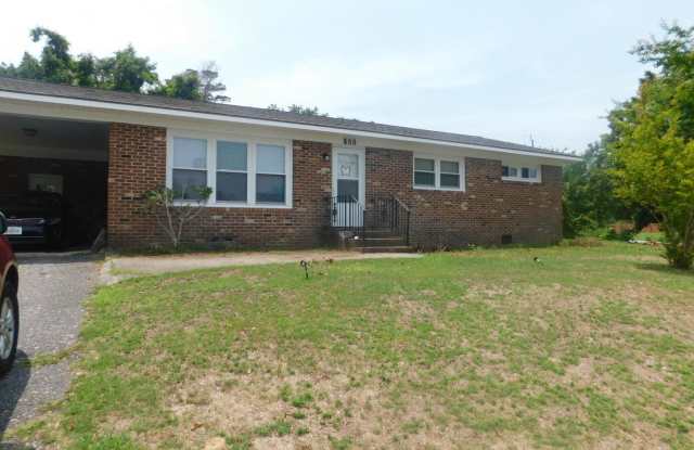 Home in Morehead City - 500 Mansfield Parkway, Morehead City, NC 28557