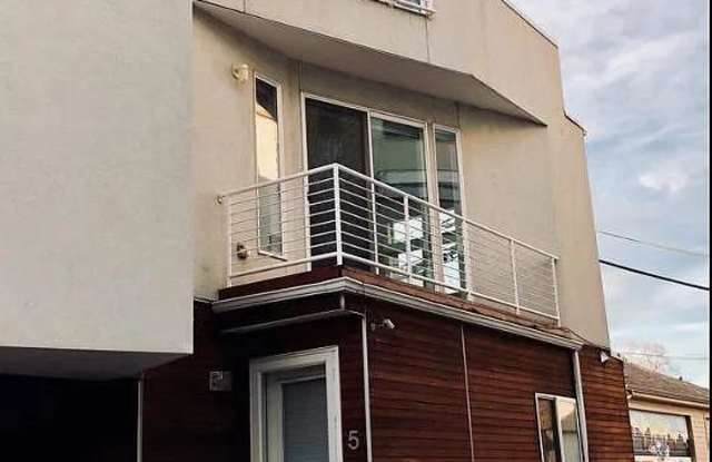 2115 West 32nd Avenue photos photos
