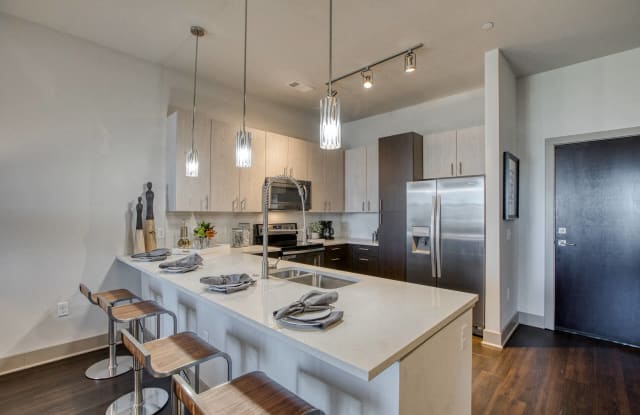 Centric LoHi by Windsor photos photos
