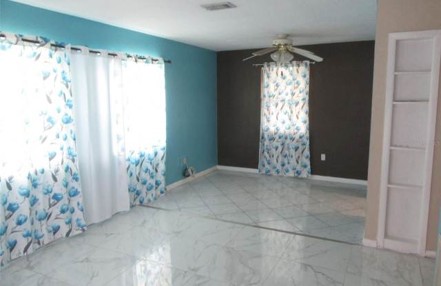 21267 GLADIS Avenue Gallery 3