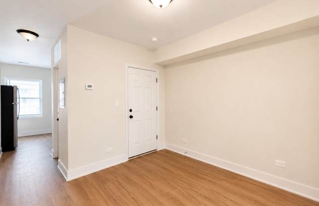 7418 North Ashland BoulevardApt 1 Gallery 4