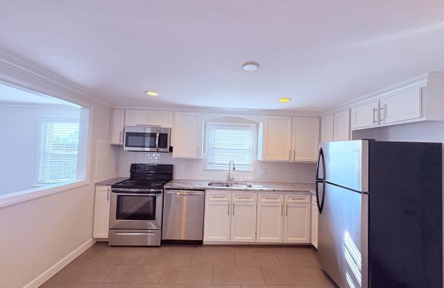 387 Quaker Lane S photos photos