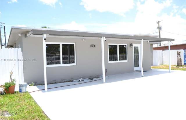 810 E 9th Pl - 810 East 9th Place, Hialeah, FL 33010
