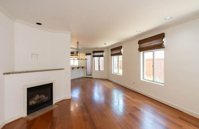 3 Bedroom Townhome in Crown Point – Pacific Beach Gallery 3