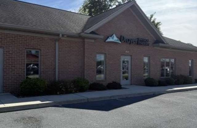 125 S ANTRIM Way Gallery 3