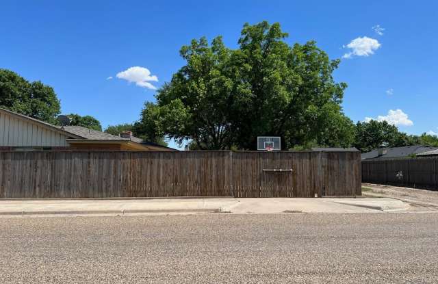 7702 Knoxville Drive Gallery 4