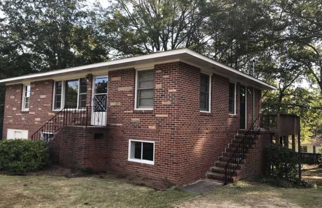**AVAILABLE NOW**Nice 4 Bedroom / 1 Bathroom Home for Rent off River Road*** photos photos