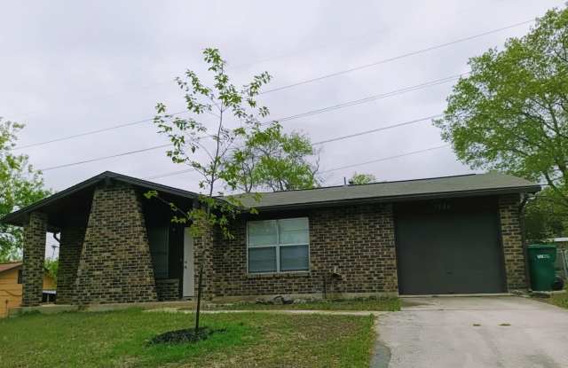 Well-Maintained Home with Modern Features in Prime Live Oak Location photos photos