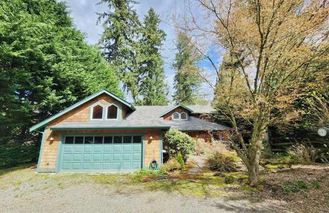 Beautiful 3 Bed 2.5 Bath Waterfront Home in Sammamish - 2958 222nd Place Southeast, Sammamish, WA 98075
