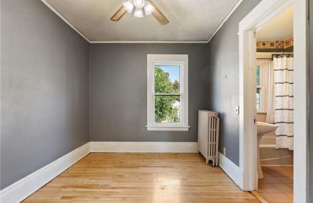 JUNE 2027 MOVE IN- HAMLINE UNIVERSITY - 5 BEDROOM Gallery 4