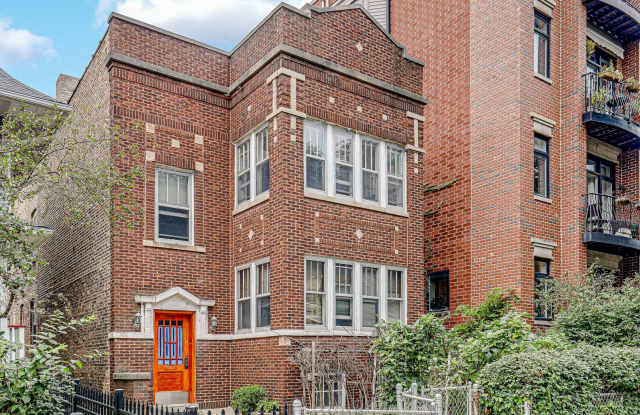 5814 N WINTHROP Avenue Gallery 3