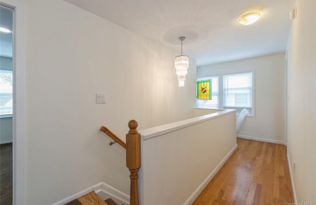 11 Deauville Parkway Gallery 4