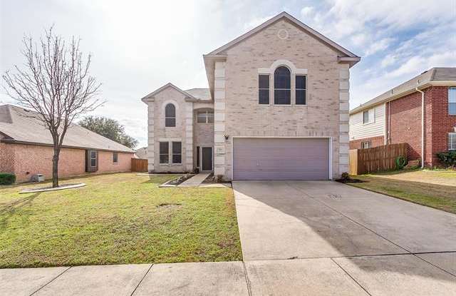 316 Benton Drive - 316 Benton Drive, Roanoke, TX 76262