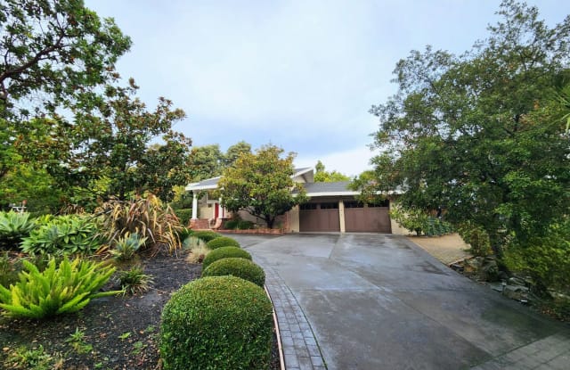 34 Roberts Way - 34 Roberts Way, Hillsborough, CA 94010
