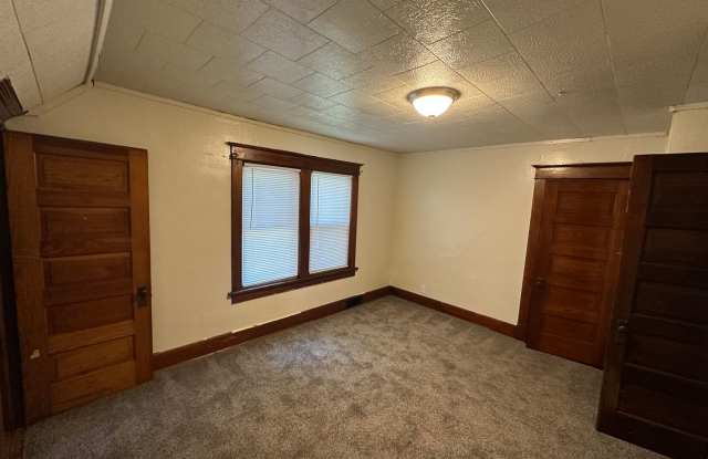 $1250 - 2 Bed 1 Bath Home Gallery 4