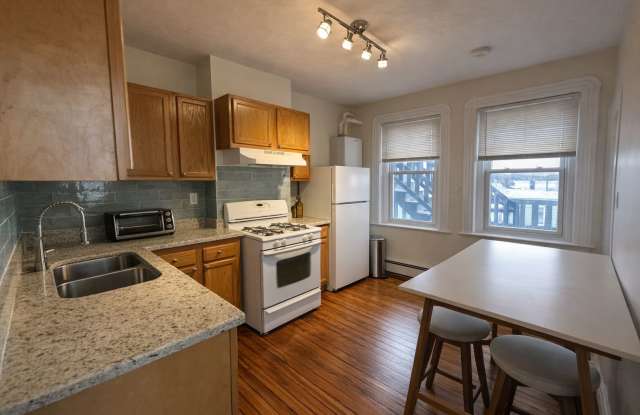 1bed unit in Inman Square is available in 9/1 photos photos 1bed unit in Inman Square is available in 9/1 photos photos