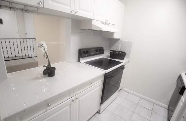 Cozy 1/1 Condo for rent at Wimbledon Park Close to Downtown Orlando. photos photos