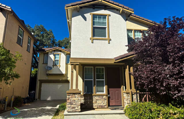 $3995 - 3 Bed/2.5 Bath Two Story Home in Desirable Gilroy Community photos photos