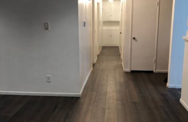 4219 W Ash Avenue Gallery 2