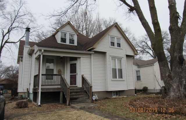 19 N 40th - 19 N 40th St, Belleville, IL 62226