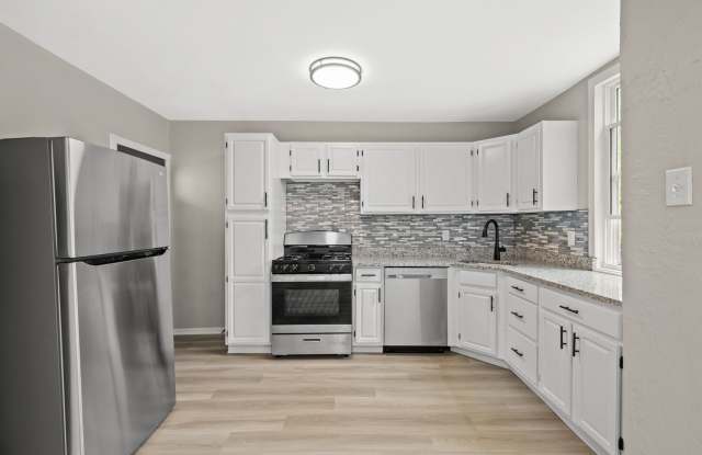 Stunning 2 bedroom home in Carrick available September 15! photos photos