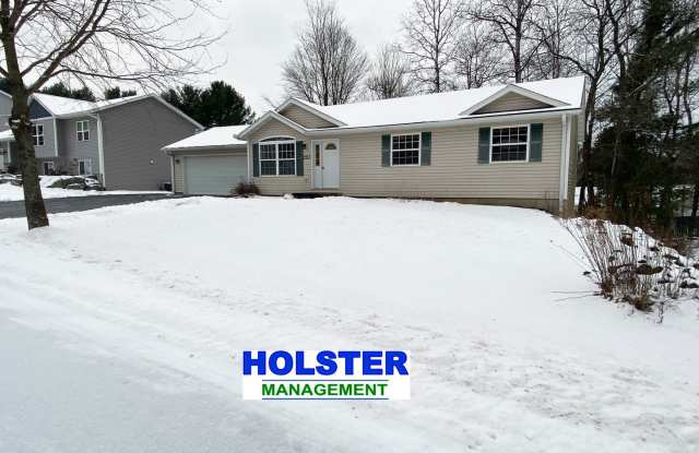 Updated 4-Bedroom, 3-Bath Home with Walk-Out Basement - 2153 Meadowbrook Way, Wausau, WI 54403