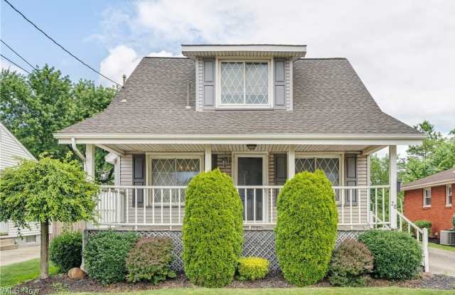 28 Maple Avenue photos photos