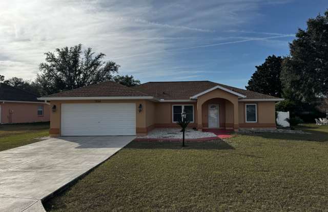 Beautifully Maintained 3BR/2BA Home with Fenced Yard  Sunroom in Ocala photos photos