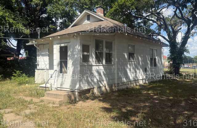 $1195- ** COMING SOON** 3 bedroom / 1 bathroom - Single Family Home photos photos