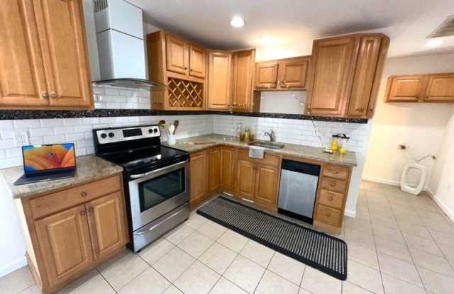 174 E Blackwell St photos photos