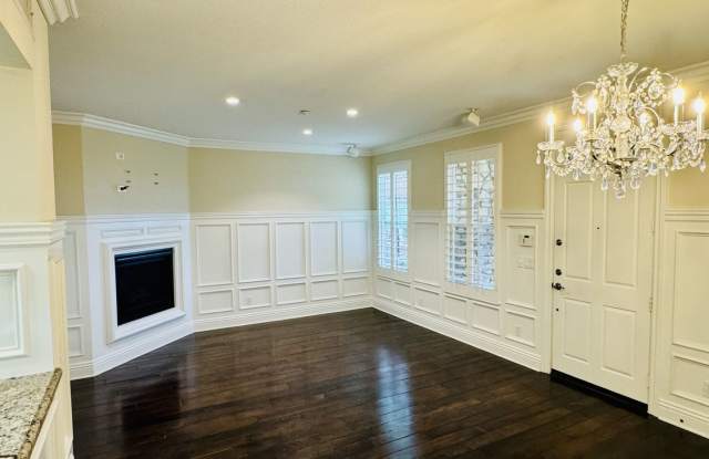$4,495.00 / 1600 sq.ft - 3 bdrm/2.5 bth Vantis Twnhse w/ panoramic view Gallery 4