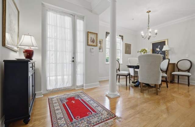 2320 Water Oak Court SW Gallery 4