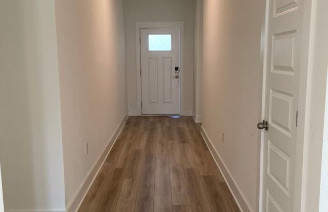 Must see 4 Bedroom and 2 Bath! Gallery 3