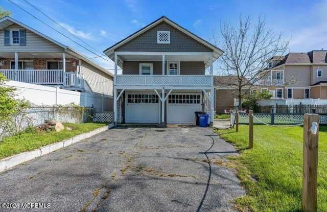 504 8th Avenue unit: 3 photos photos