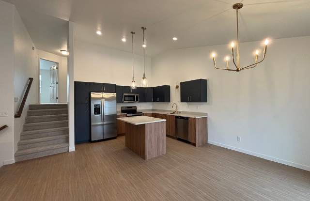 3 Bed 3 Bath Townhome Gallery 2