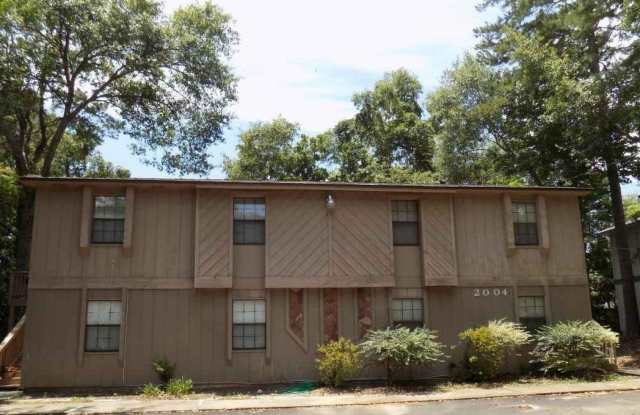 2004 Bradford Court photos photos