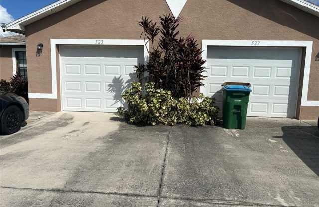 527 SE 6th Place unit: 523 photos photos