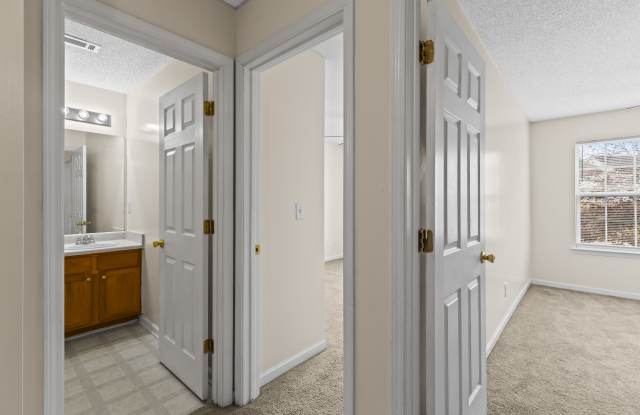 6294 Hickory Lane Circle Gallery 4