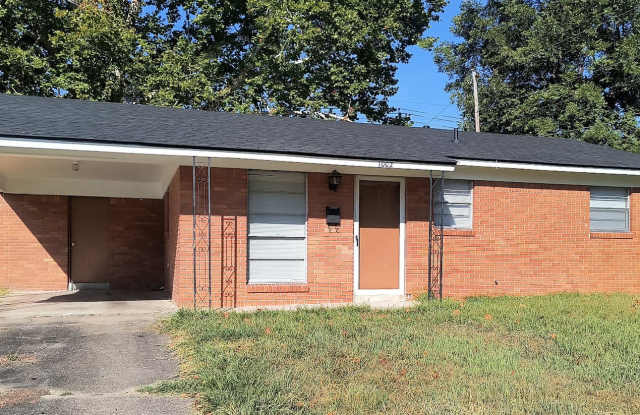 1002 Bloomfield Drive Gallery 1