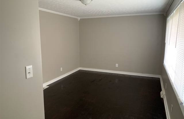 112 Elm Street Gallery 2