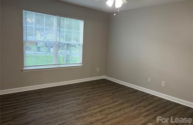 4924 Aldersbrook Drive Gallery 4